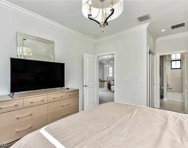 7384 Rockefeller Drive - Photo Thumbnail 15