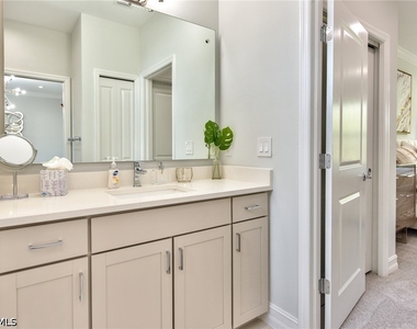 7384 Rockefeller Drive - Photo Thumbnail 17