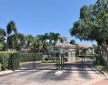6914 Satinleaf Road N - Photo Thumbnail 33