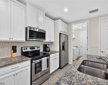 14939 Edgewater Circle - Photo Thumbnail 10