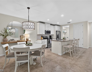 14939 Edgewater Circle - Photo Thumbnail 6