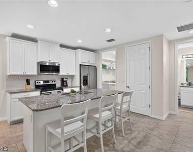 14939 Edgewater Circle - Photo Thumbnail 9