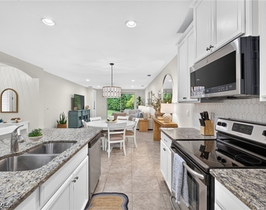 14939 Edgewater Circle - Photo Thumbnail 11