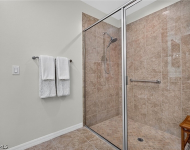 14939 Edgewater Circle - Photo Thumbnail 20