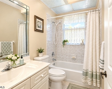 6820 Lone Oak Boulevard - Photo Thumbnail 8