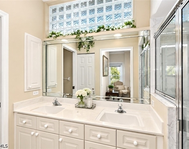 6820 Lone Oak Boulevard - Photo Thumbnail 6