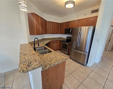 10080 Lake Cove Drive - Photo Thumbnail 8