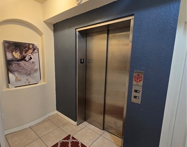 10080 Lake Cove Drive - Photo Thumbnail 16