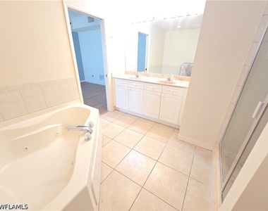 10080 Lake Cove Drive - Photo Thumbnail 20