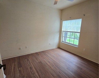 10080 Lake Cove Drive - Photo Thumbnail 25