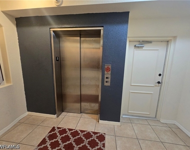 10080 Lake Cove Drive - Photo Thumbnail 15