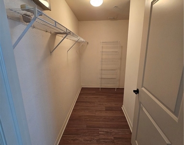 10080 Lake Cove Drive - Photo Thumbnail 22