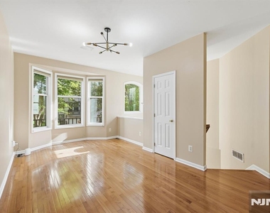 448 Hartford - Photo Thumbnail 4