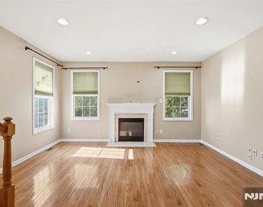 448 Hartford - Photo Thumbnail 17