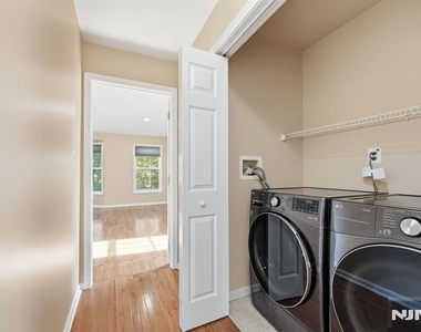 448 Hartford - Photo Thumbnail 22