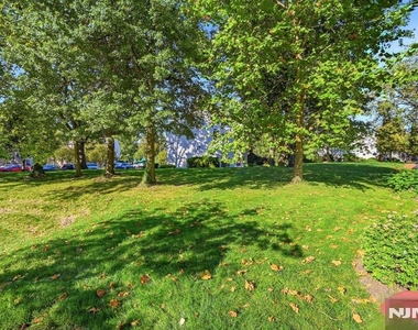 448 Hartford - Photo Thumbnail 44