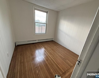 72 Hazelton - Photo Thumbnail 8