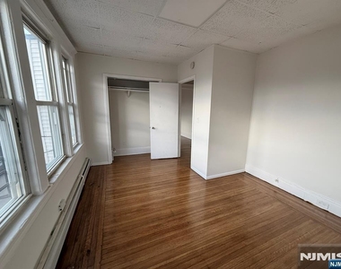 72 Hazelton - Photo Thumbnail 2