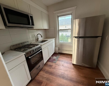 72 Hazelton - Photo Thumbnail 6
