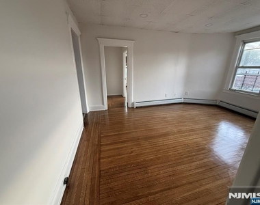 72 Hazelton - Photo Thumbnail 12