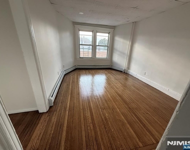 72 Hazelton - Photo Thumbnail 7