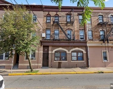 9 Monroe - Photo Thumbnail 16