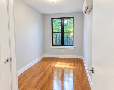 81 Carlton Avenue - Photo Thumbnail 5