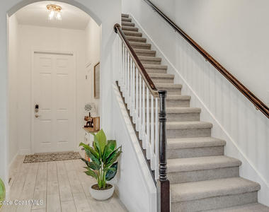 8048 Gullen Drive - Photo Thumbnail 4