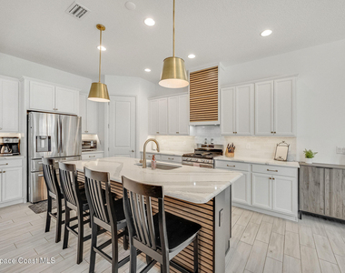 8048 Gullen Drive - Photo Thumbnail 18