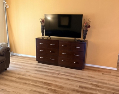 3135 Shady Dell Lane - Photo Thumbnail 4