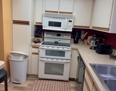 3135 Shady Dell Lane - Photo Thumbnail 8