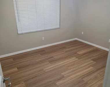 190 Eldron Boulevard Se - Photo Thumbnail 16