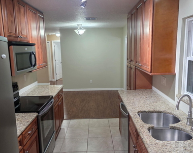 190 Eldron Boulevard Se - Photo Thumbnail 3