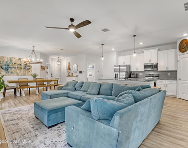 466 Olmsted Street Sw - Photo Thumbnail 6