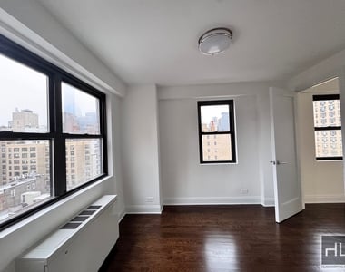 East 16 Avenue - Photo Thumbnail 3