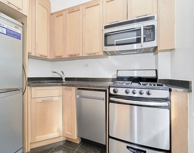East 55 Street - Photo Thumbnail 2