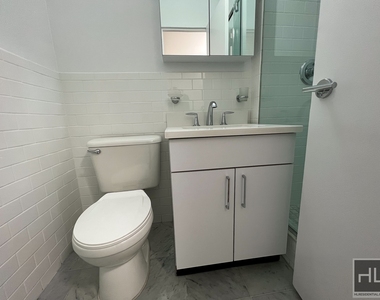 E 88th St - Photo Thumbnail 5