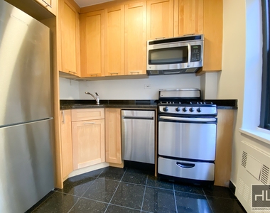 East 55 Street - Photo Thumbnail 2