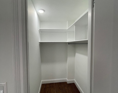 East 89th Street - Photo Thumbnail 10