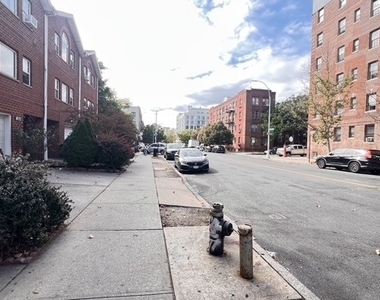 2810 Beverley Road - Photo Thumbnail 18