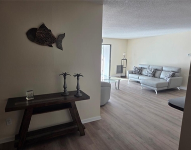 855 Bay Way Boulevard - Photo Thumbnail 8