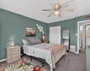 821 Deleon Court - Photo Thumbnail 18