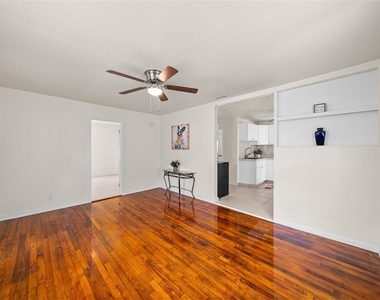 4053 41st Avenue N - Photo Thumbnail 7