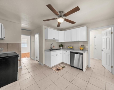 4053 41st Avenue N - Photo Thumbnail 14
