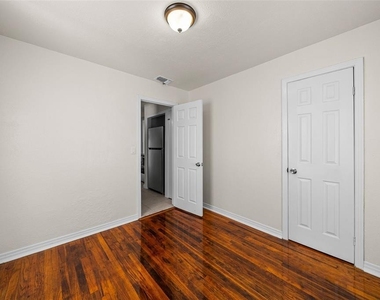 4053 41st Avenue N - Photo Thumbnail 22