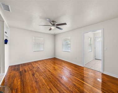 4053 41st Avenue N - Photo Thumbnail 8