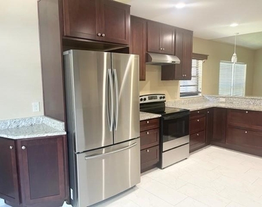 1520 Attleboro Lane - Photo Thumbnail 15