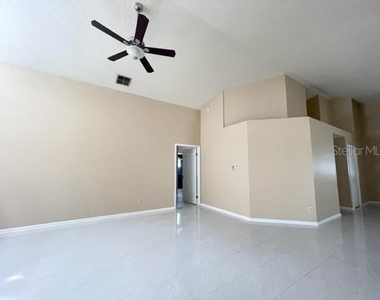 1520 Attleboro Lane - Photo Thumbnail 8