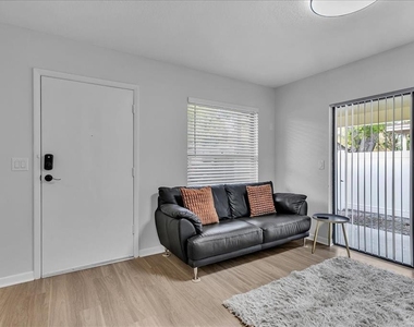 5210 S Zion Street - Photo Thumbnail 5