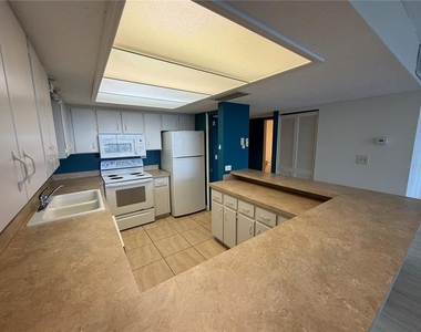 450 Treasure Island Cwy - Photo Thumbnail 1